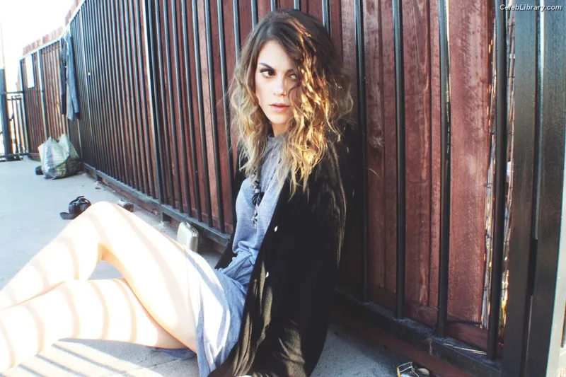 Lindsey Shaw photo 15 of 79
