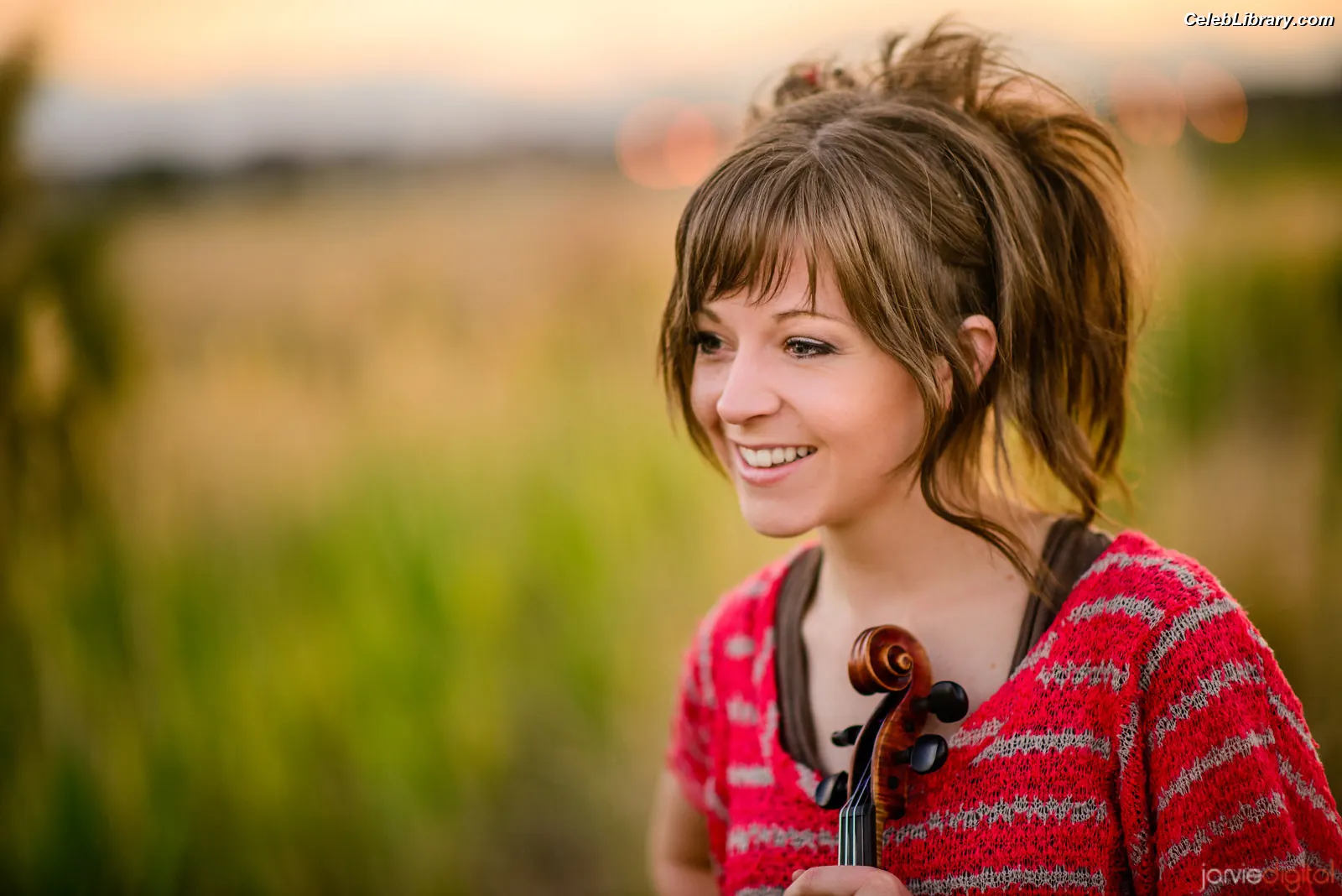 Lindsey Stirling photo 2 of 510