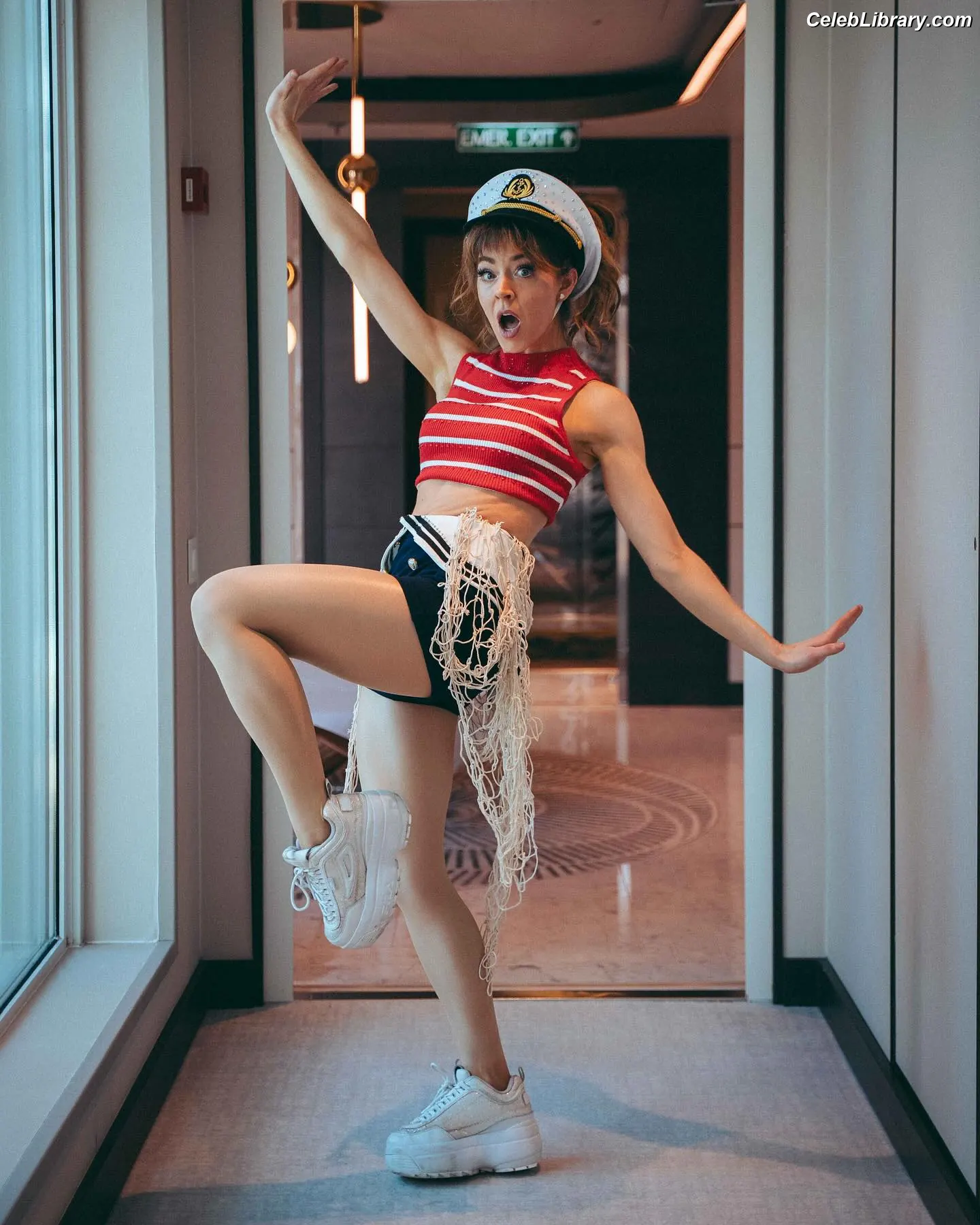 Lindsey Stirling photo 16 of 510