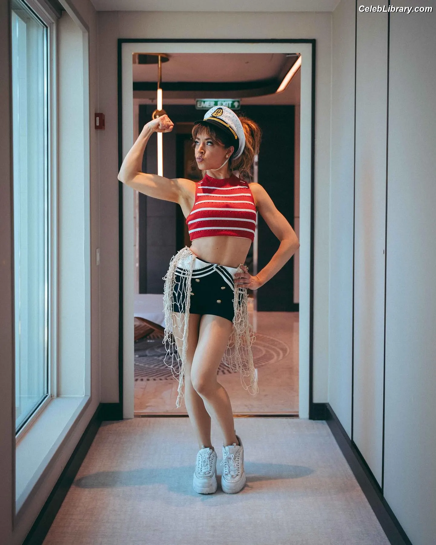 Lindsey Stirling photo 5 of 510