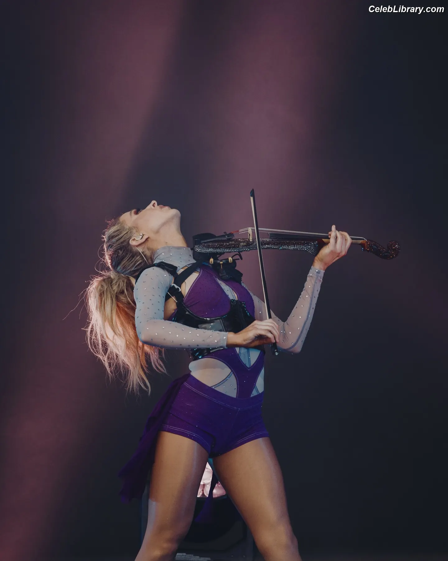 Lindsey Stirling photo 1 of 510