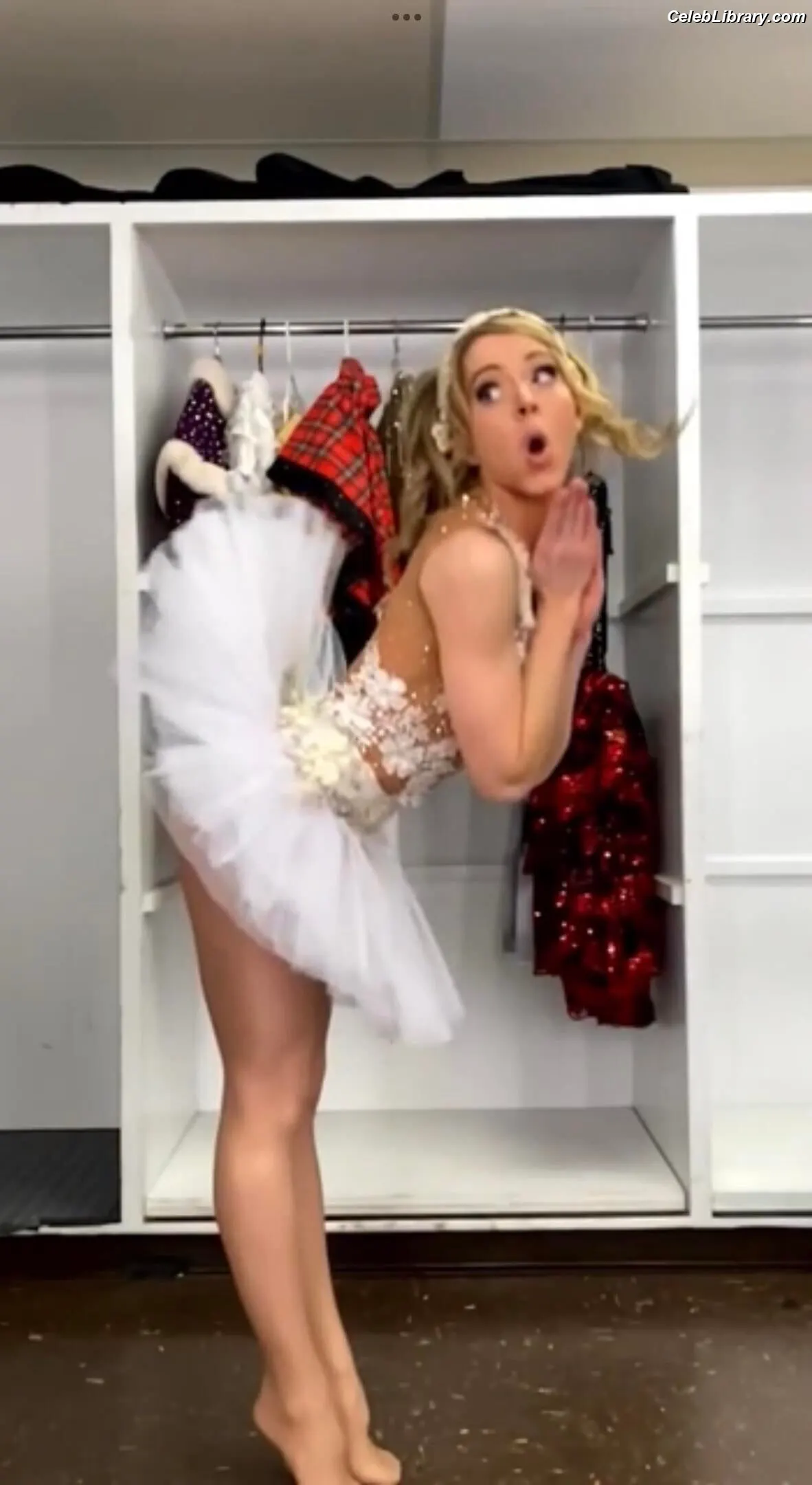 Lindsey Stirling photo 12 of 510