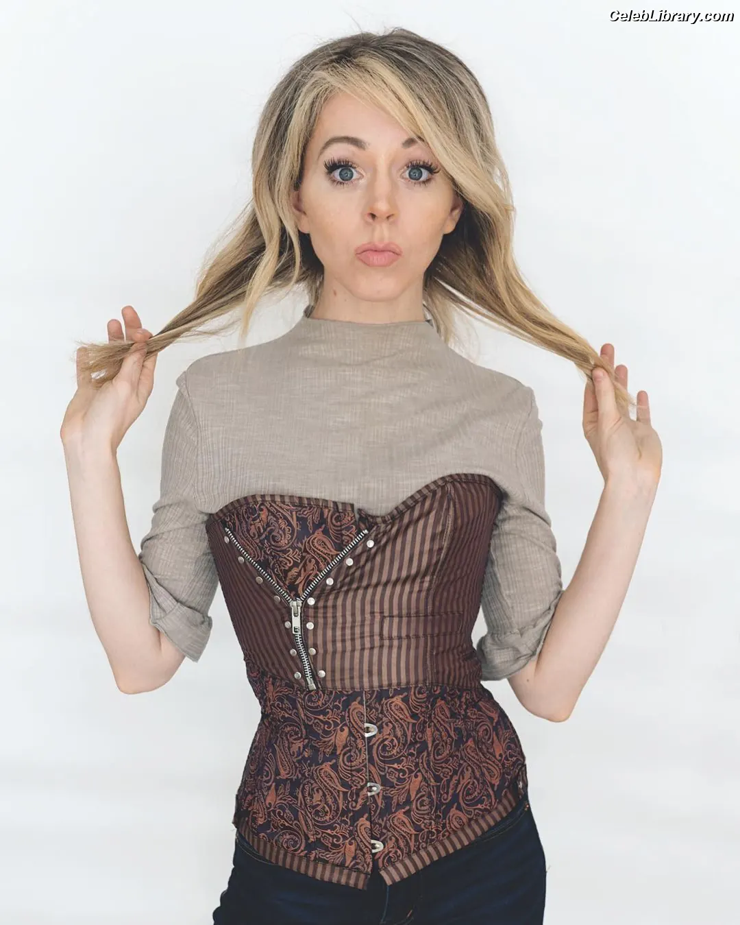 Lindsey Stirling photo 16 of 510