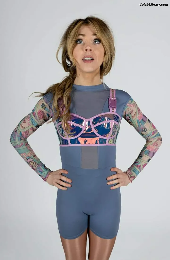 Lindsey Stirling photo 20 of 510