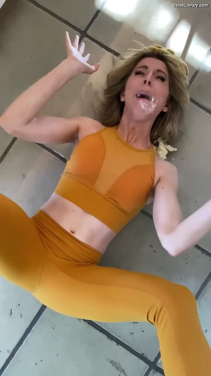 Lindsey Stirling photo 15 of 510
