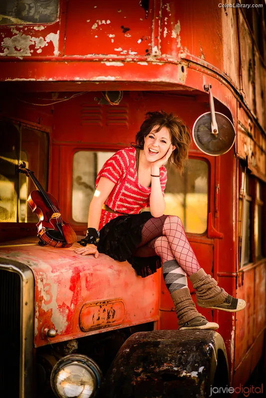 Lindsey Stirling photo 4 of 508