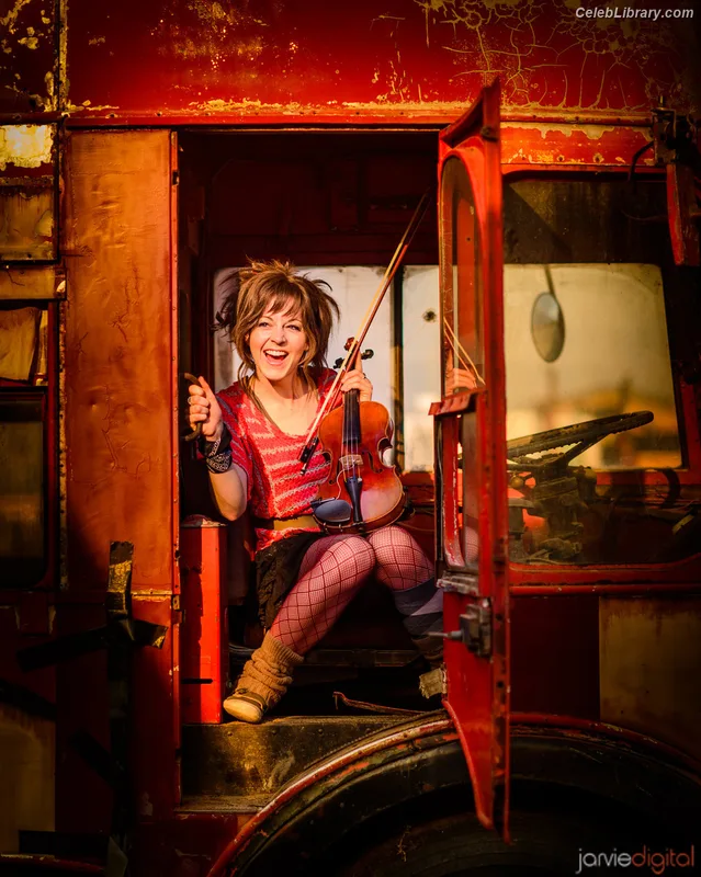 Lindsey Stirling photo 8 of 508