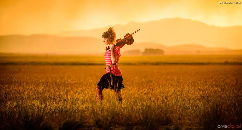 Lindsey Stirling photo 9 of 508