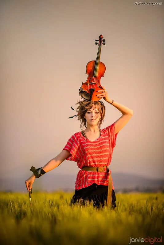 Lindsey Stirling photo 12 of 508