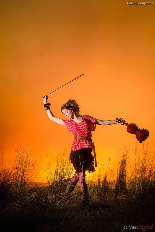 Lindsey Stirling photo 13 of 508
