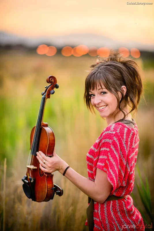 Lindsey Stirling photo 15 of 508