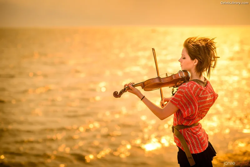 Lindsey Stirling photo 18 of 508