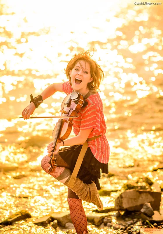 Lindsey Stirling photo 22 of 508