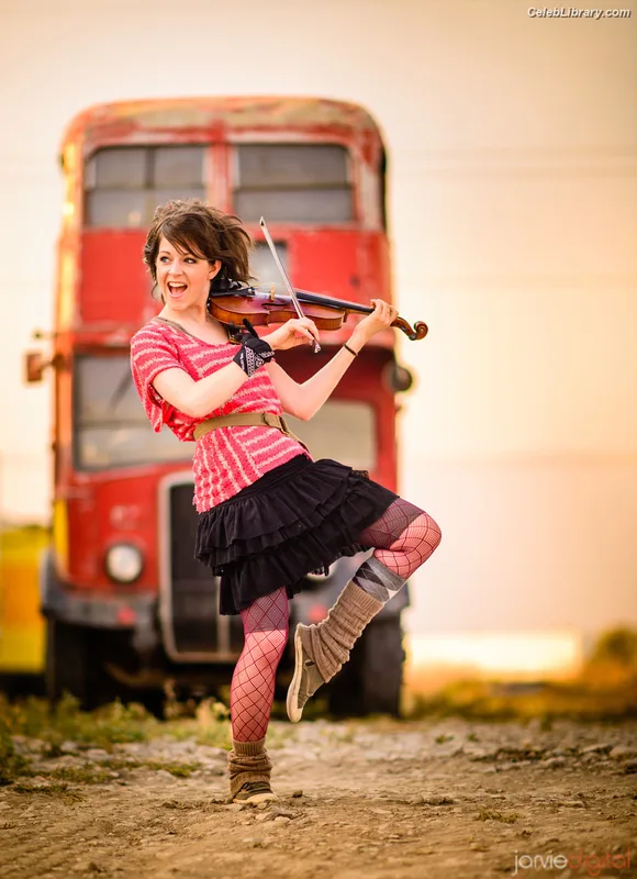 Lindsey Stirling photo 1 of 508
