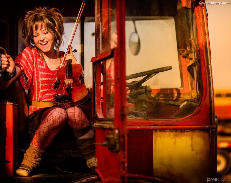 Lindsey Stirling photo 4 of 508