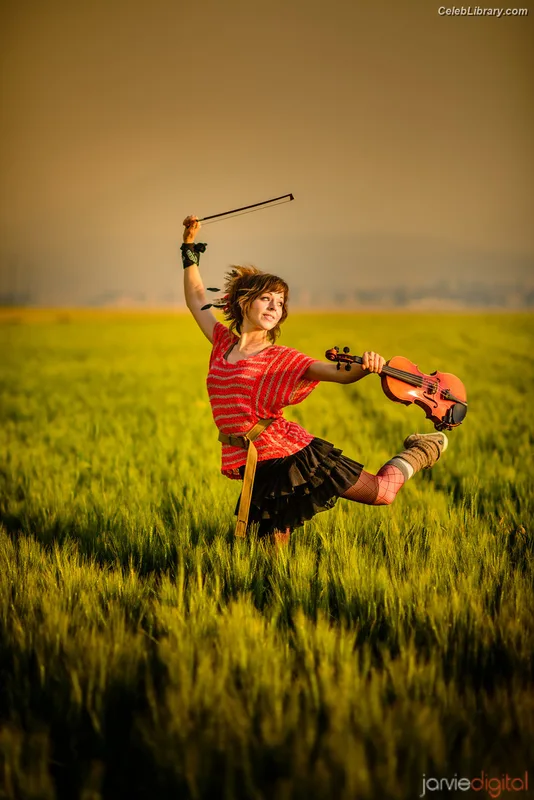Lindsey Stirling photo 12 of 508
