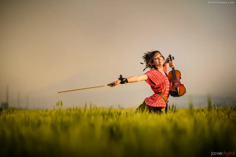 Lindsey Stirling photo 13 of 508