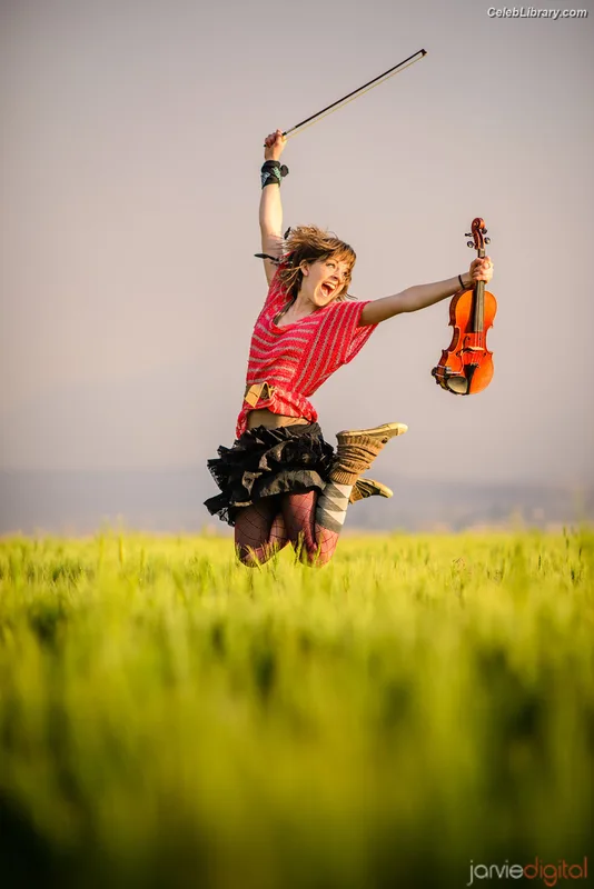 Lindsey Stirling photo 16 of 508