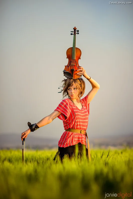 Lindsey Stirling photo 17 of 508