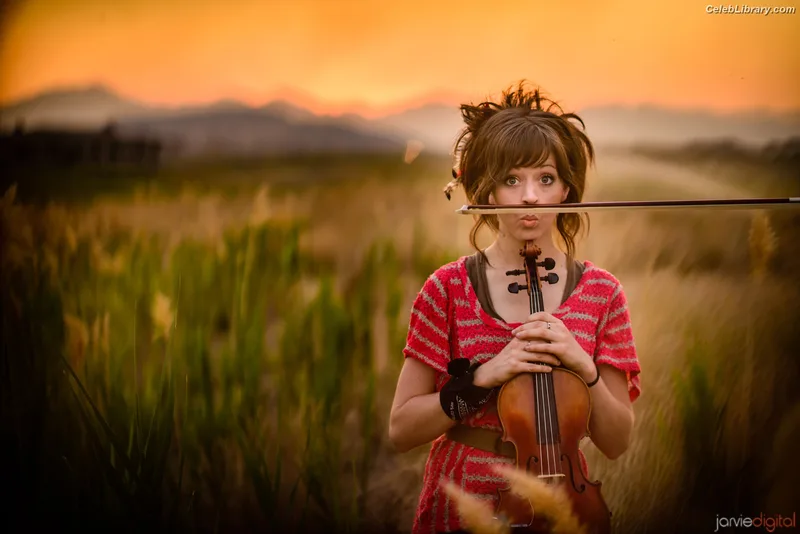 Lindsey Stirling photo 1 of 508