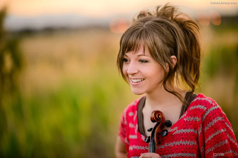Lindsey Stirling photo 2 of 508