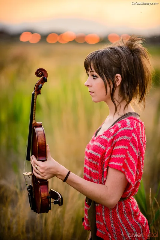 Lindsey Stirling photo 3 of 508