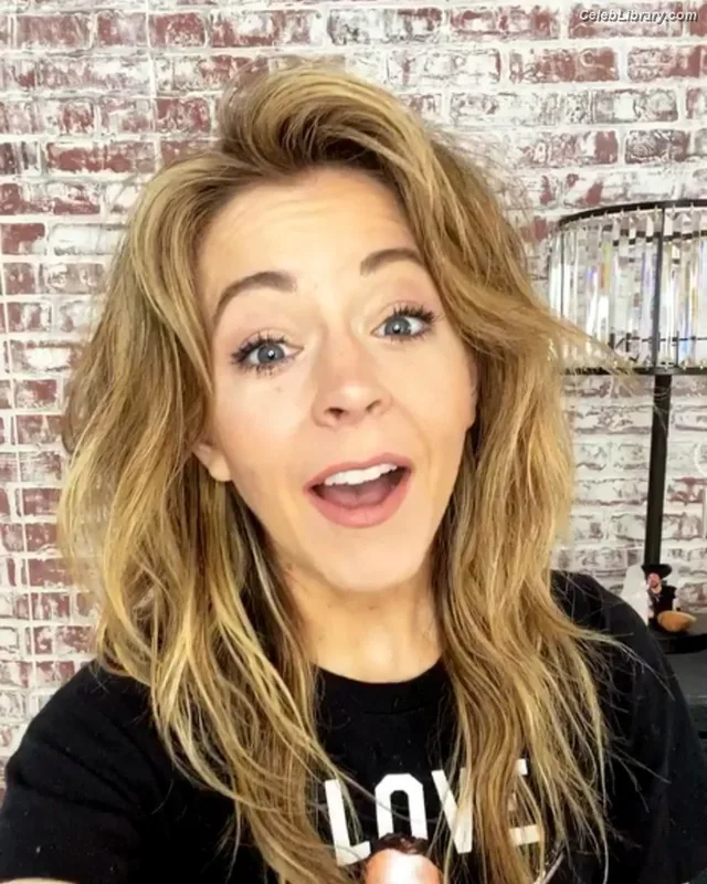 Lindsey Stirling photo 9 of 508