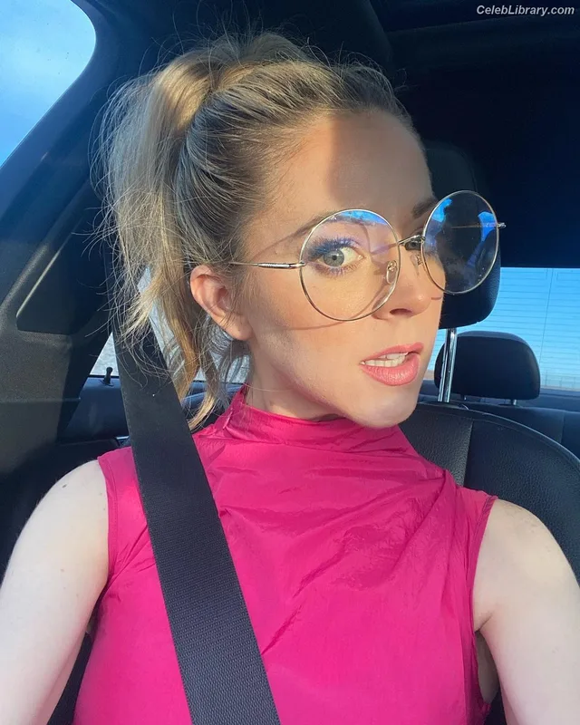 Lindsey Stirling photo 16 of 508
