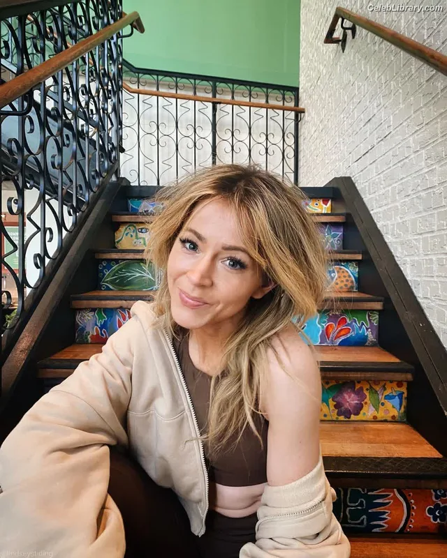 Lindsey Stirling photo 21 of 508