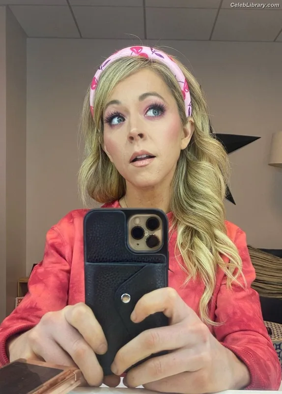 Lindsey Stirling photo 5 of 508