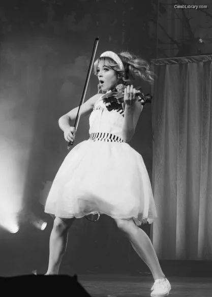 Lindsey Stirling photo 22 of 508