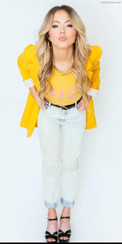Lindsey Stirling photo 19 of 508