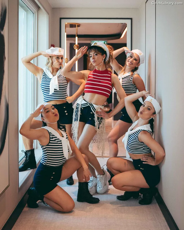 Lindsey Stirling photo 14 of 508