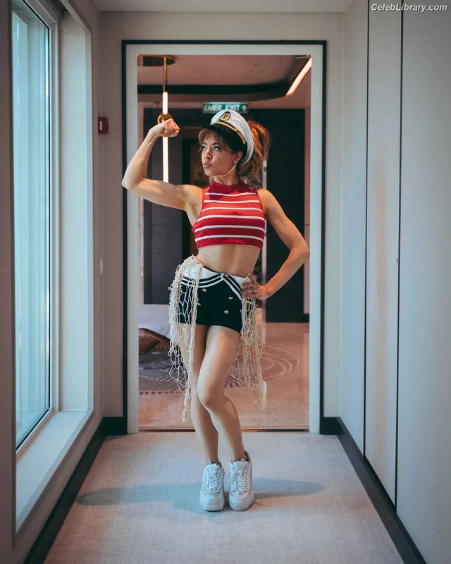 Lindsey Stirling photo 5 of 508