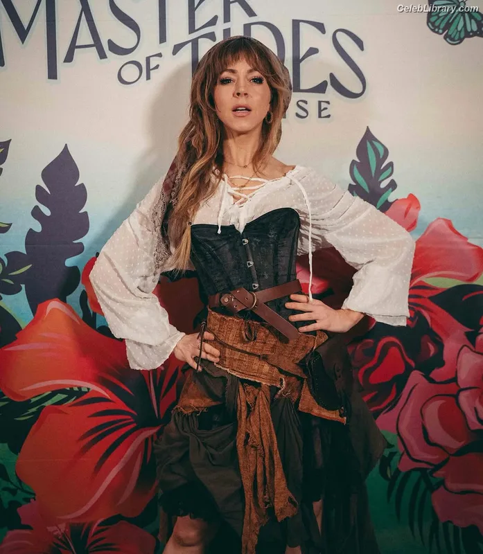 Lindsey Stirling photo 10 of 508