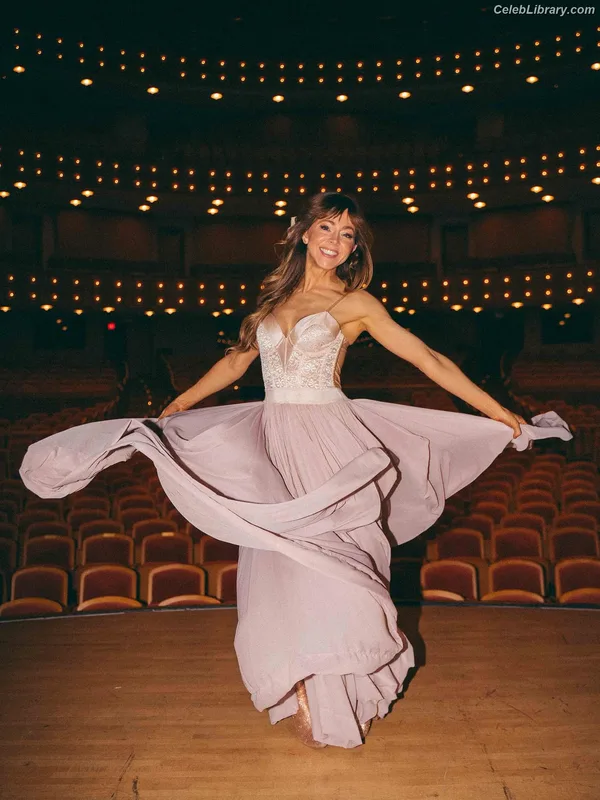 Lindsey Stirling photo 24 of 508