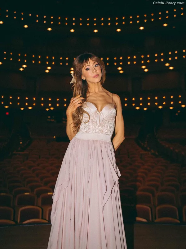 Lindsey Stirling photo 2 of 508