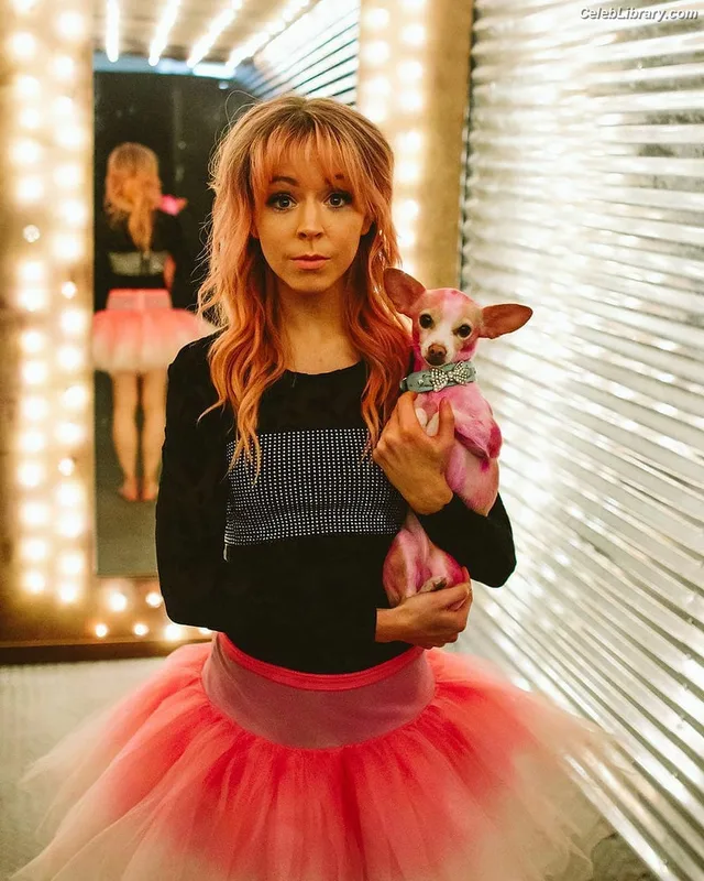 Lindsey Stirling photo 3 of 508