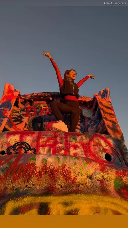 Lindsey Stirling photo 6 of 508