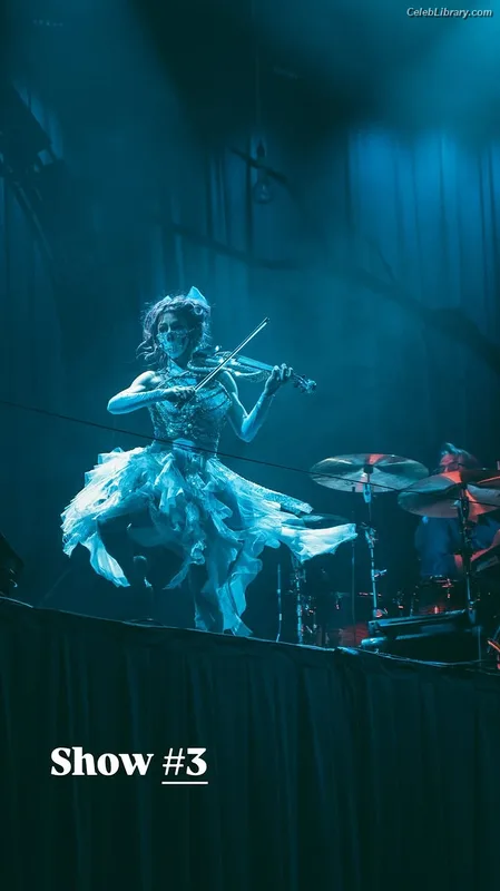 Lindsey Stirling photo 10 of 508