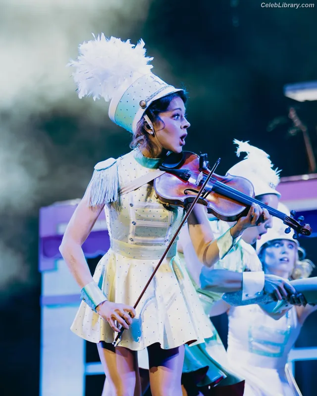 Lindsey Stirling photo 23 of 508