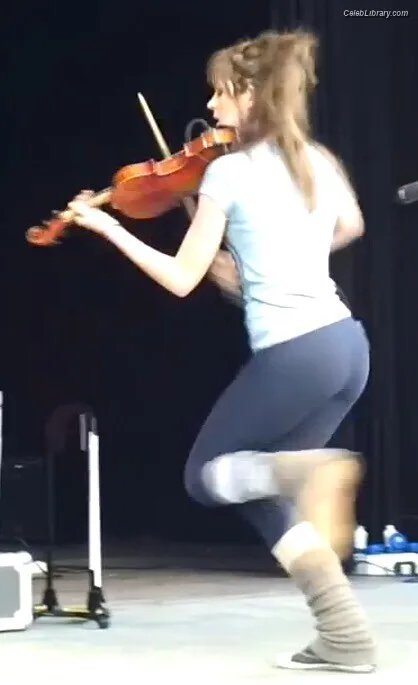 Lindsey Stirling photo 17 of 508