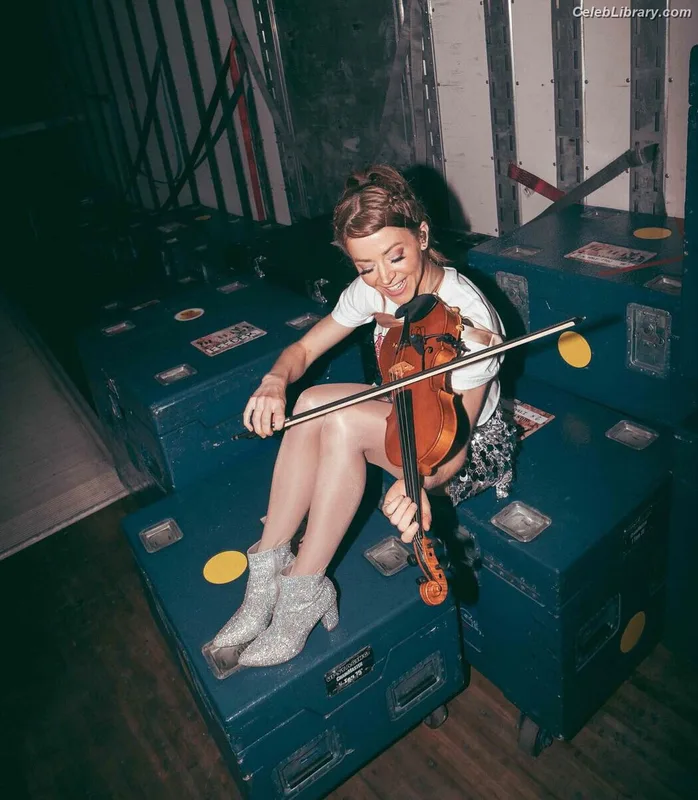 Lindsey Stirling photo 4 of 508
