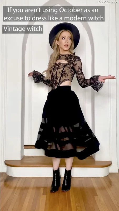 Lindsey Stirling photo 15 of 508