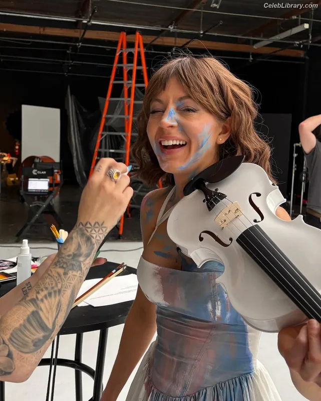 Lindsey Stirling photo 14 of 508