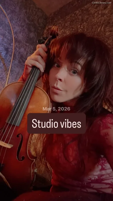 Lindsey Stirling photo 18 of 508
