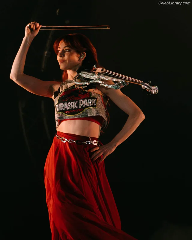 Lindsey Stirling photo 6 of 508