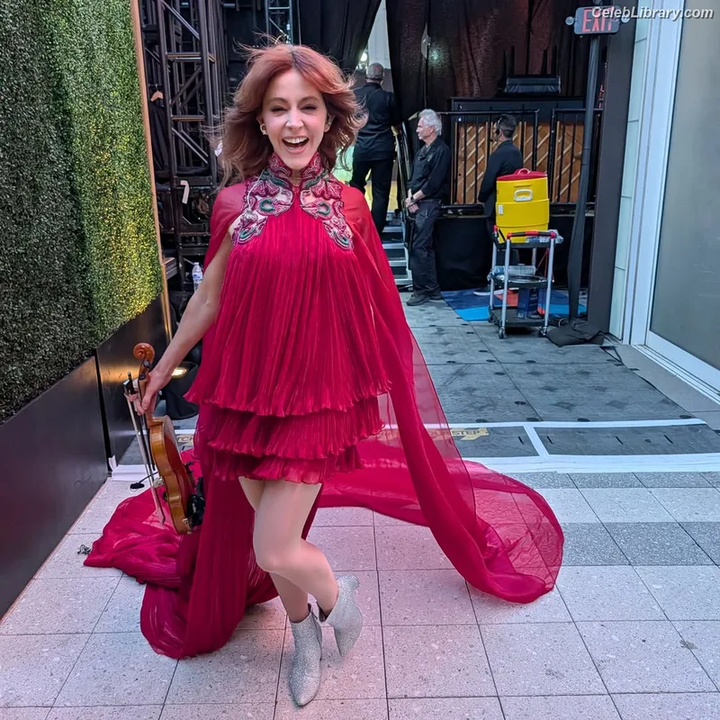Lindsey Stirling photo 13 of 508