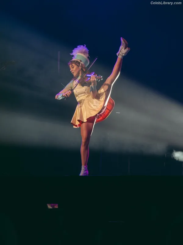 Lindsey Stirling photo 19 of 508