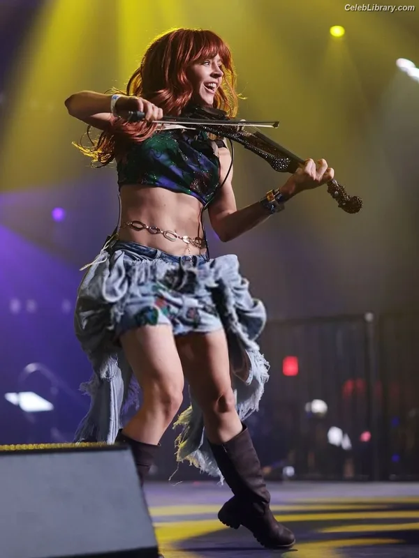 Lindsey Stirling photo 23 of 508